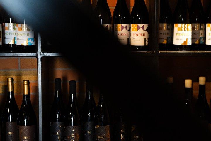 Pompeii: Degustação de vinhos VIP privados em uma caverna subterrânea