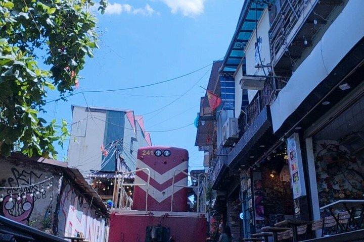 ハノイ市内ツアー プライベート半日＆トレインストリート（MaxofHanoi提供）