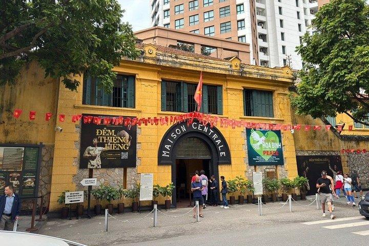 ハノイ市内ツアー プライベート半日＆トレインストリート（MaxofHanoi提供）
