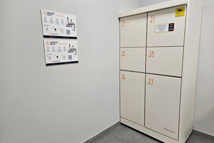 グラシア通り便利な荷物置き場