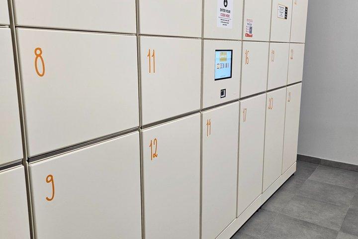 グラシア通り便利な荷物置き場