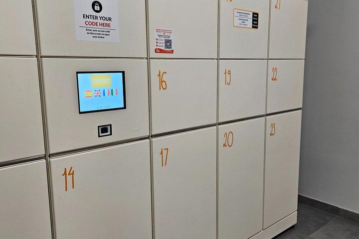 グラシア通り便利な荷物置き場