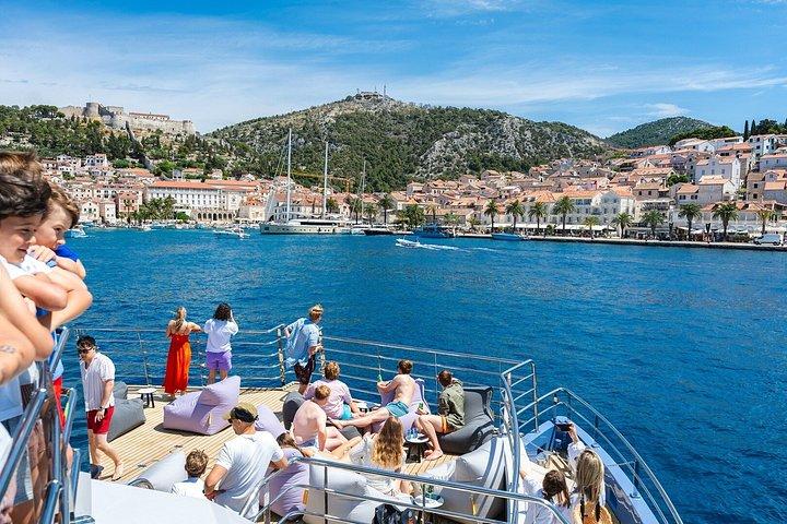 Luxury Full Day Catamaran Tour Split, Hvar, Ilhas Pakleni