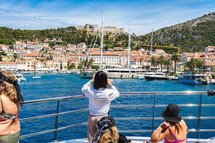 Luxury Full Day Catamaran Tour Split, Hvar, Ilhas Pakleni