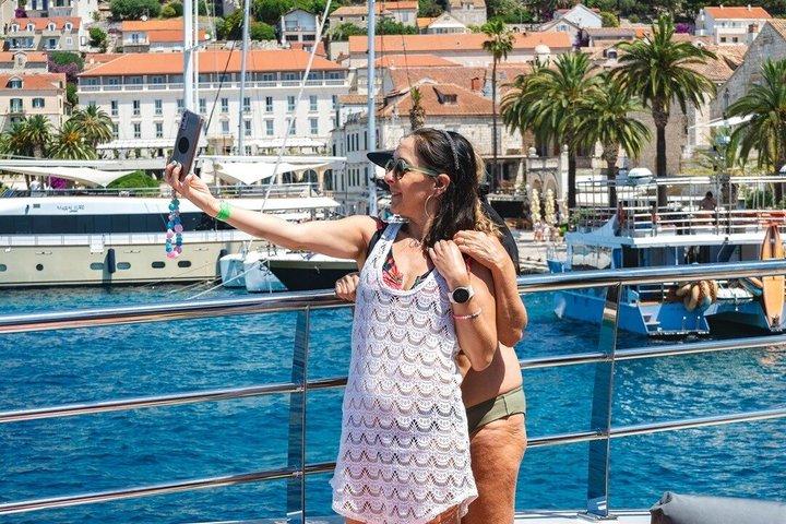 Luxury Full Day Catamaran Tour Split, Hvar, Ilhas Pakleni
