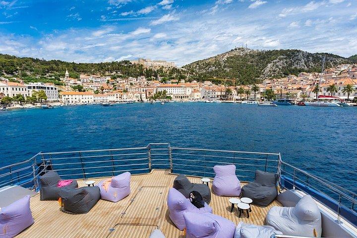 Luxury Full Day Catamaran Tour Split, Hvar, Ilhas Pakleni
