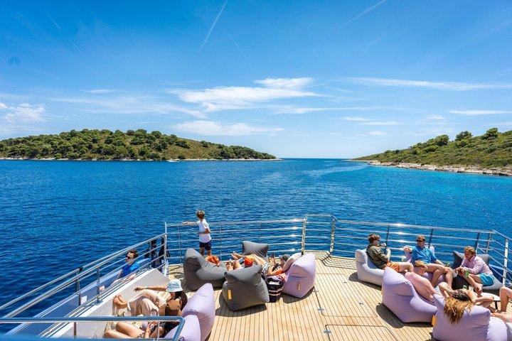 Luxury Full Day Catamaran Tour Split, Hvar, Ilhas Pakleni