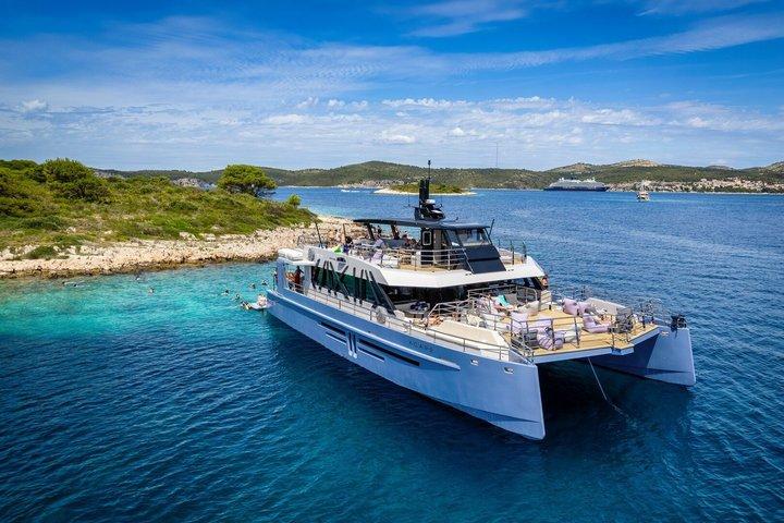 Luxury Full Day Catamaran Tour Split, Hvar, Ilhas Pakleni