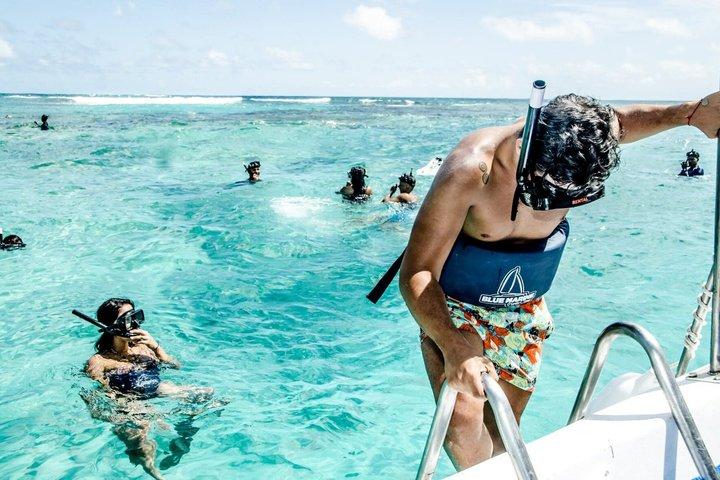 Hip hop catamaran in Punta Cana, snorkelen, feesten en zwembad