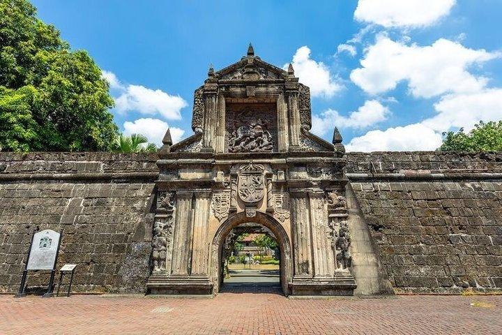 Mezza giornata Intramuros e Distilleria Experience con Transfer
