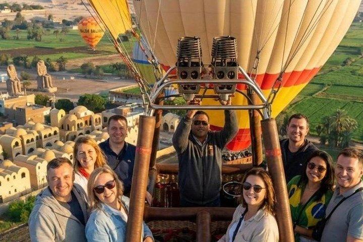 VIP Sunrise Hot Air Balloon upplevelse med frukost i himlen