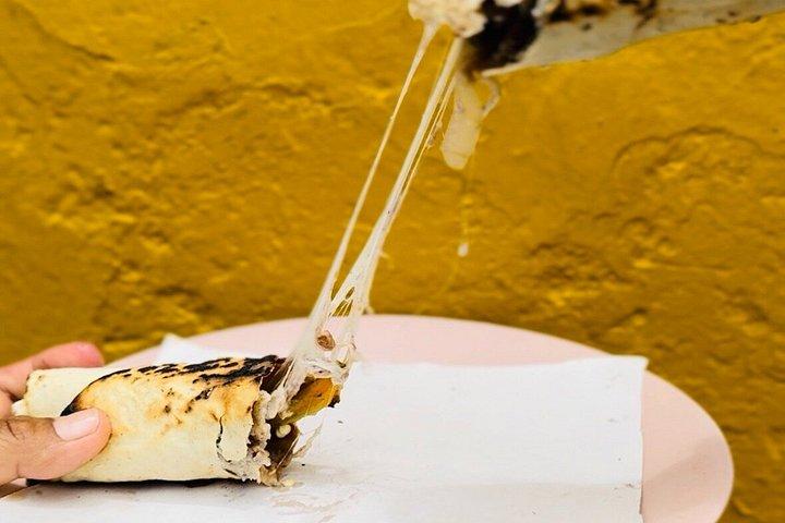 本物のオアハカ文化の食べ物ツアー、地元の人のように食べる。