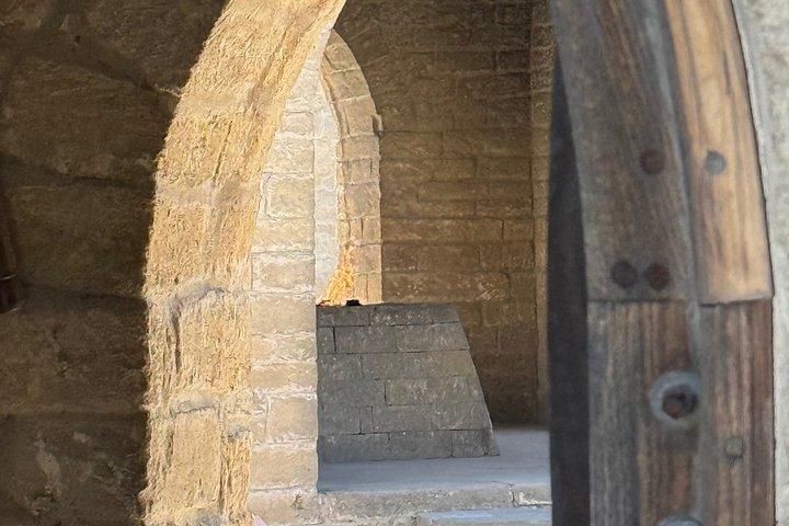 アブシェロン半島ツアーアテシュガ火の寺院とヤナルダグ