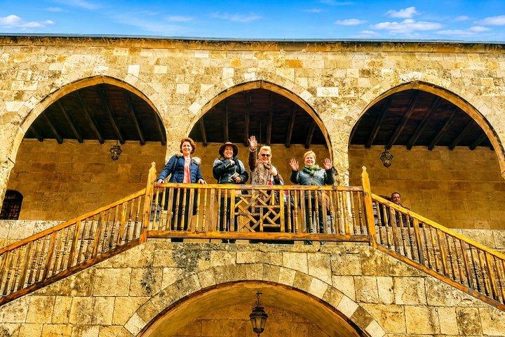 ベイルート、ベイテディン宮殿＆ディア・エル・カマール小グループツアー