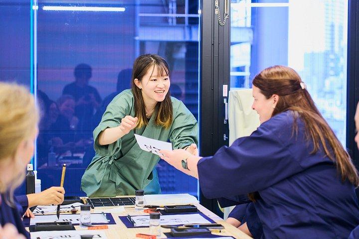 Tokyo: Shinjuku Calligraphy Workshop – Scroll or T-Shirt
