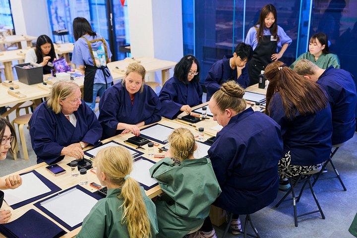 Tokyo: Shinjuku Calligraphy Workshop – Scroll or T-Shirt