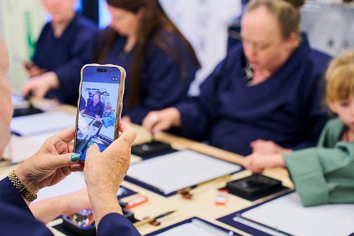 Tokyo: Shinjuku Calligraphy Workshop – Scroll or T-Shirt