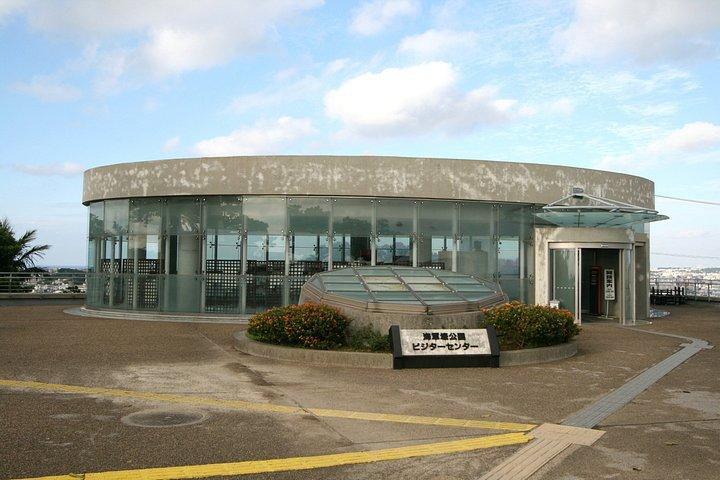 Tour en memoria de los campos de batalla y la paz de Okinawa, Guía con licencia