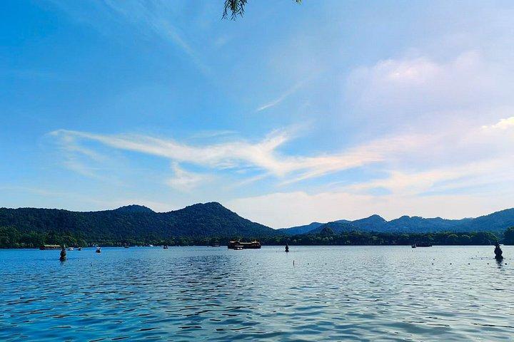 西湖と霊隠寺の杭州世界遺産ツアー