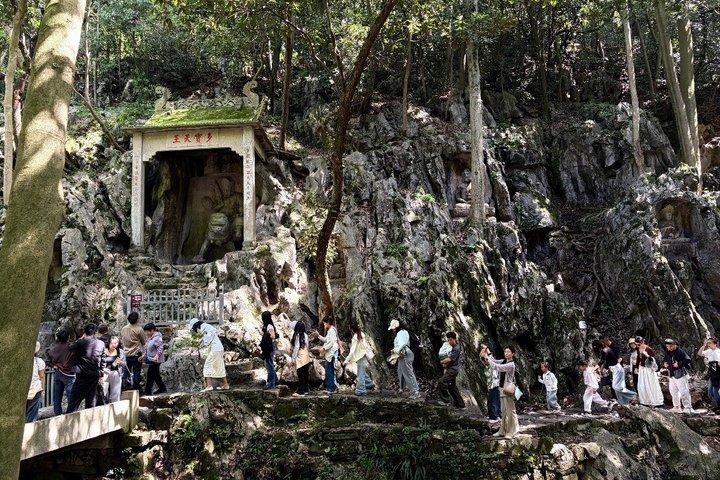 西湖と霊隠寺の杭州世界遺産ツアー