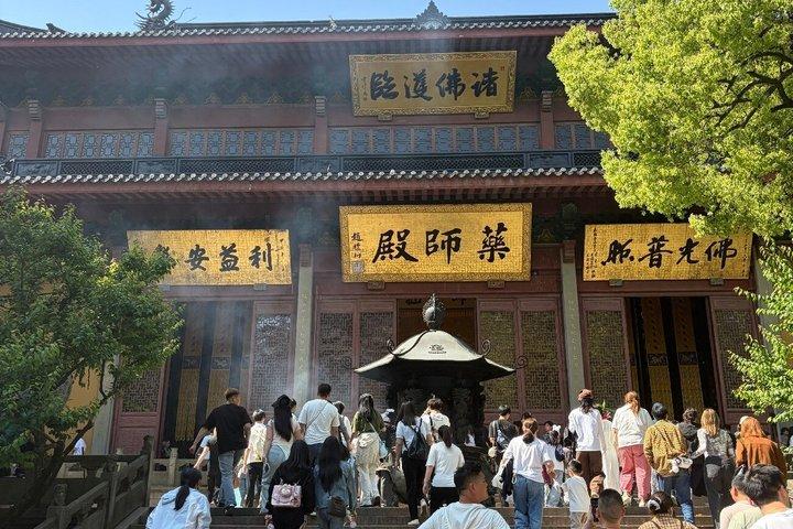 西湖と霊隠寺の杭州世界遺産ツアー