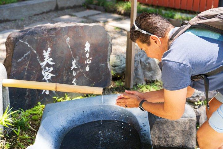 京都祇園小集団文化散歩 芸者の伝統を解説