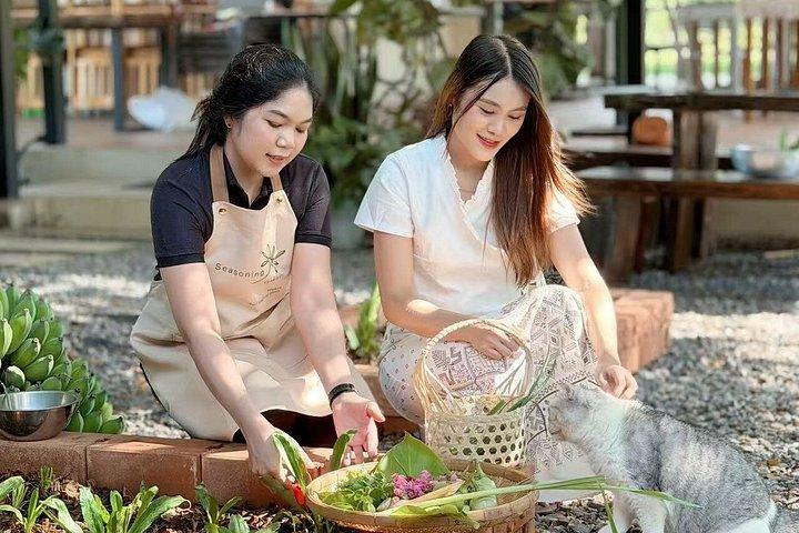 Phuket Seasoning Thai Cooking Class 4 Authentic Dishes