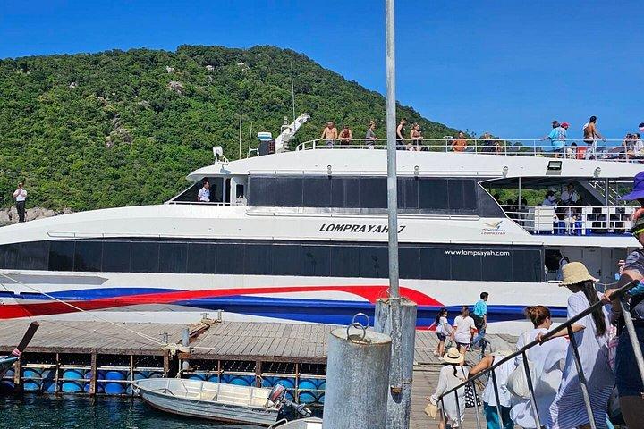 Phi Phi to Koh Samui Smooth Transfer by Speedboat Bus Catamaran