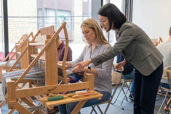 京都：マインドフル織りとお守り作り