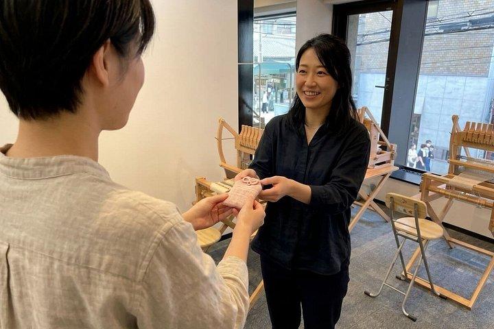 京都：マインドフル織りとお守り作り