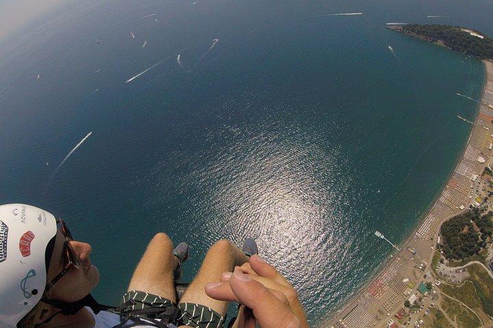 Budva : インストラクターとタンデムパラグライダー初体験