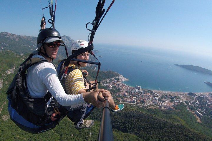 Budva : インストラクターとタンデムパラグライダー初体験