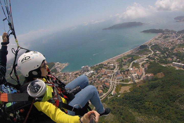 Budva : インストラクターとタンデムパラグライダー初体験