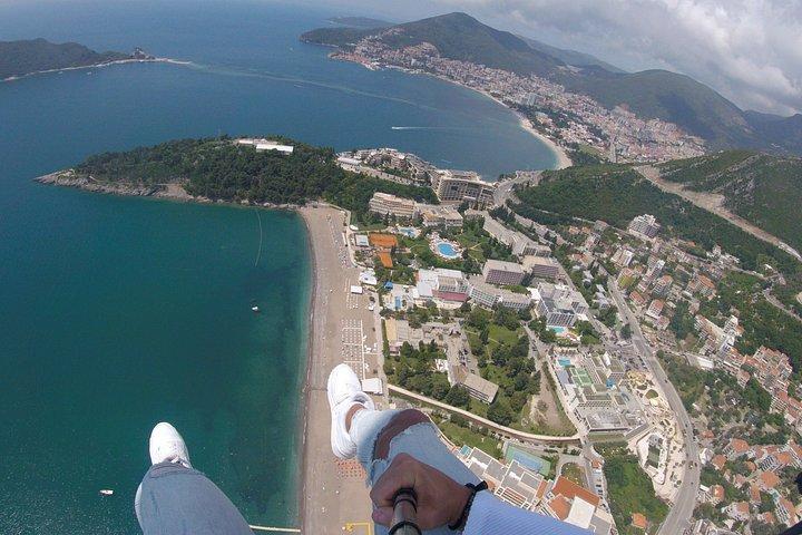 Budva : インストラクターとタンデムパラグライダー初体験