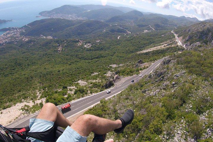 Budva : インストラクターとタンデムパラグライダー初体験