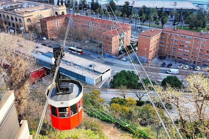 バルセロナ：モンジュイックの丘プライベートツアー（ケーブルカー乗車付き）