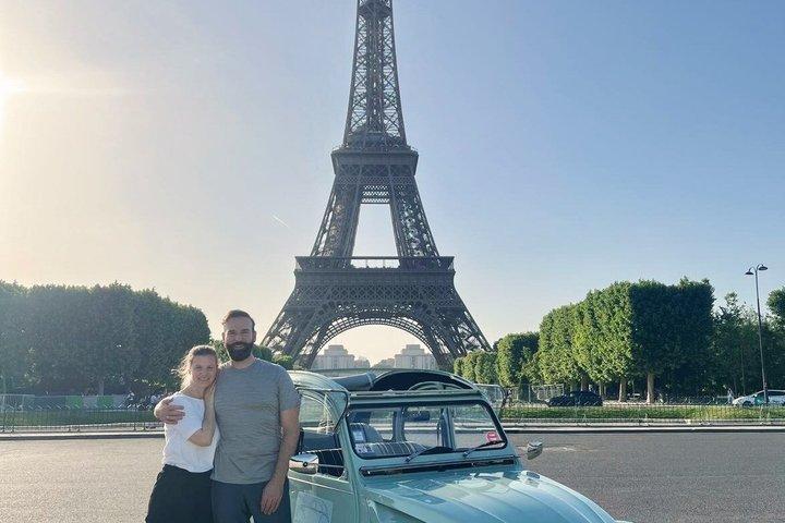 París: Visita guiada en un Citroën 2CV, de día y de noche.