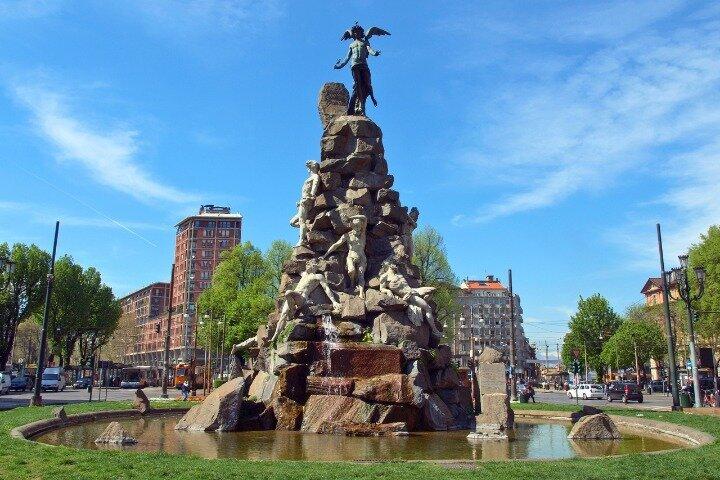 Torino Duistere Geschiedenis en Magie Zelfstandige Wandeling Tour met een APP