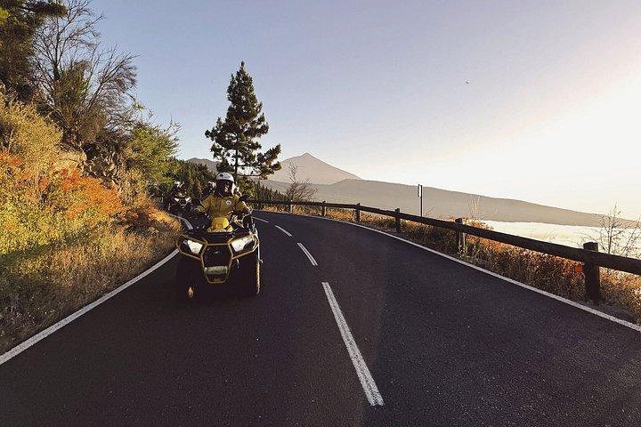 プエルト・デ・クルス発、テイデ山への夕日鑑賞四輪バギーツアー（軽食と写真撮影付き）