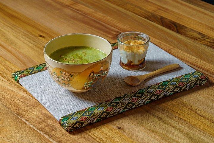 舞妓さんと福岡特別日本語茶道