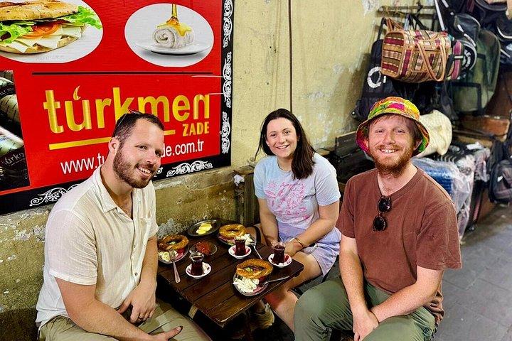 イスタンブール：フェリー乗船付きガイド付きフードツアー