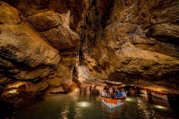 Hoteller i nærheden af San José Caves Tour & Summer Waterfall Day Trip
