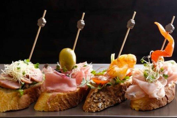 Tour de pintxos autoguiado em San Sebastián – rota gastronómica