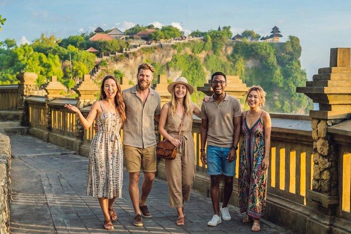 Tempio di Bali Uluwatu con Kecak Fire Dance Tour e cena al tramonto