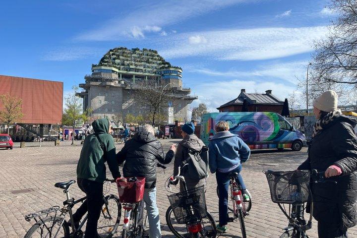 Guided bike tour Hamburg with neat city bikes, cruisers, mountain bikes