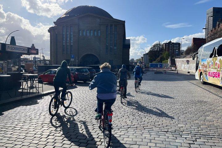 Tour guiado en bicicleta por Hamburgo con bonitas bicicletas de la ciudad, cruceros, bicicletas de montaña