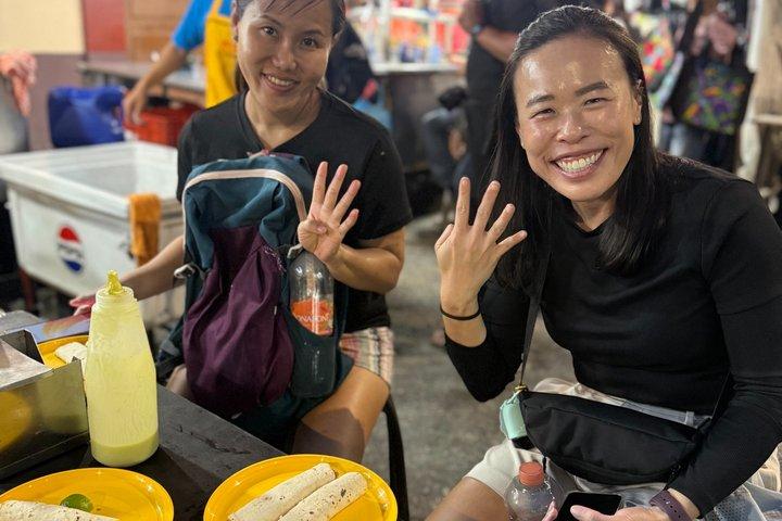 地元の食の専門家が案内するオアハカ隠れストリートフードツアー