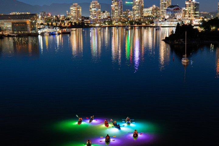 Light the Night Kayak tur i Vancouver