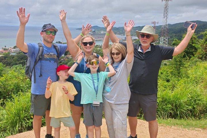 Roatán Privado : Perezosos, Monos, Chocolate, Ron & Island Tour