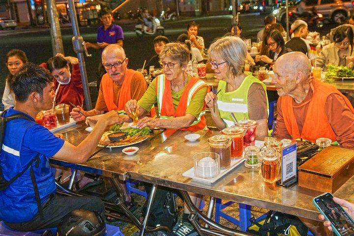 サイゴンナイト自転車ツアー：隠れた路地裏＆屋台フードハント